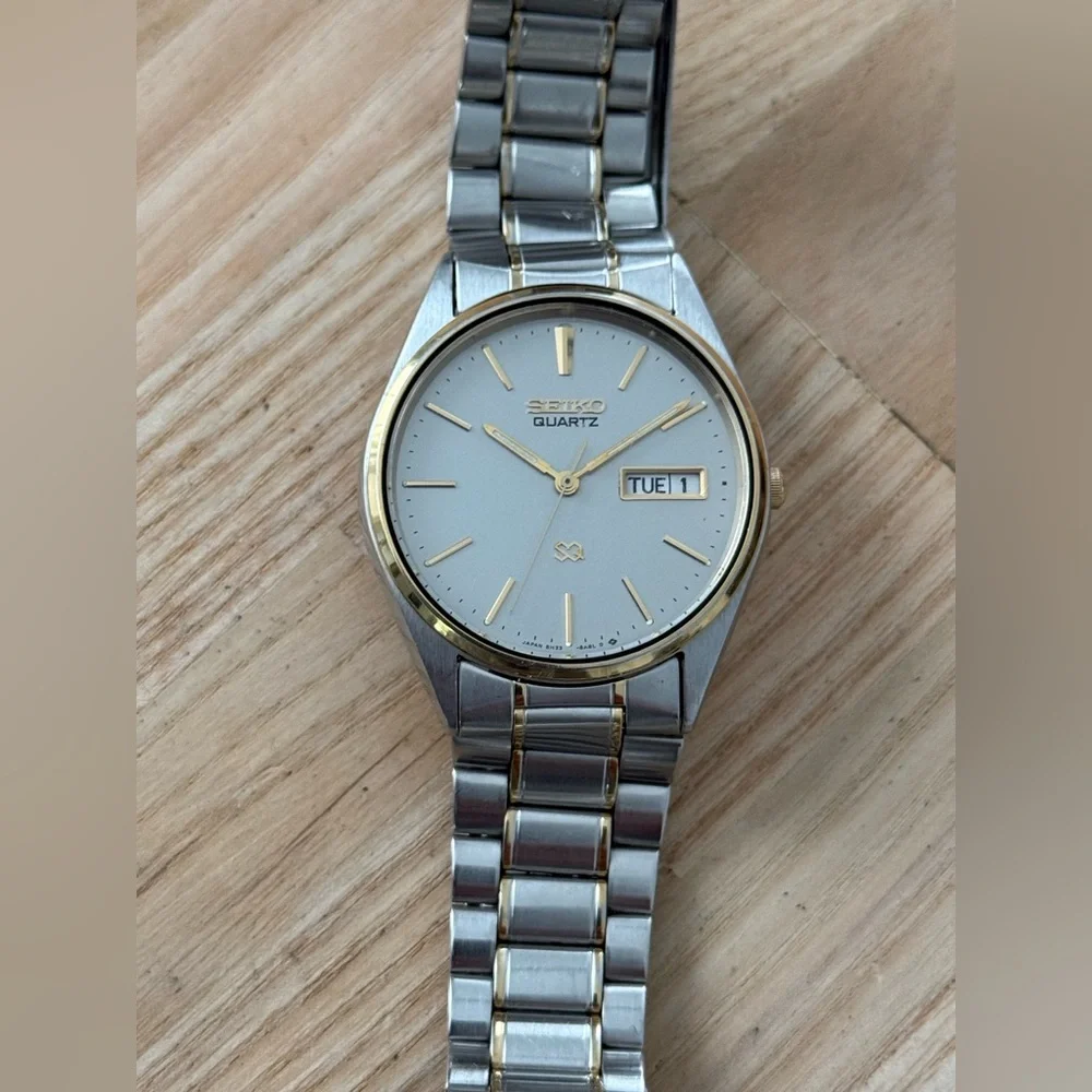 Seiko SQ Vintage Men’s Watch Gray Dial Two-Tone Bracelet Case Date Window